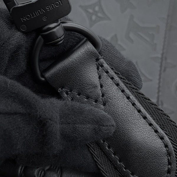 ルイヴィトン ショルダーバッグ モノグラム・シャドウ デュオ・メッセンジャー M69827 LOUIS VUITTON 黒 ブラック