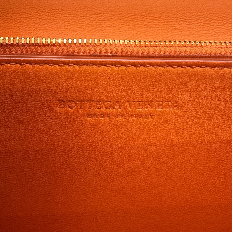 ボッテガヴェネタ ショルダーバッグ ザ クラシック  レザー BOTTEGA VENETA バッグ