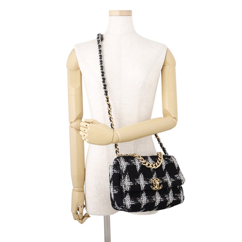 シャネル チェーンショルダーバッグ CHANEL19 フラップバッグ ココマーク  ツイード AS1160 CHANEL バッグ 黒 白