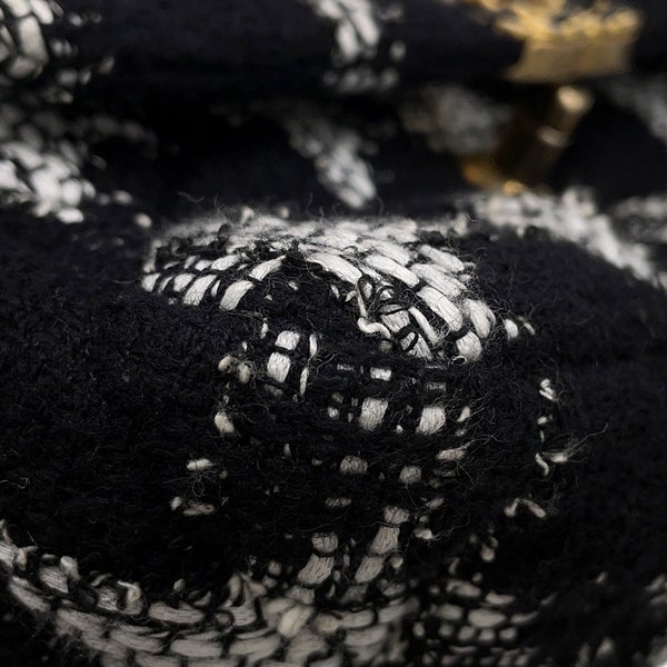 シャネル チェーンショルダーバッグ CHANEL19 フラップバッグ ココマーク  ツイード AS1160 CHANEL バッグ 黒 白