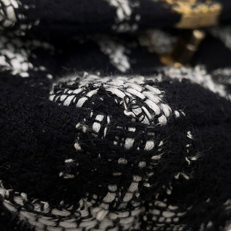 シャネル チェーンショルダーバッグ CHANEL19 フラップバッグ ココマーク  ツイード AS1160 CHANEL バッグ 黒 白