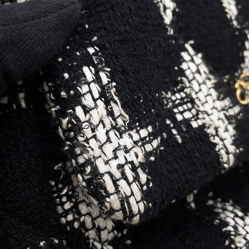 シャネル チェーンショルダーバッグ CHANEL19 フラップバッグ ココマーク  ツイード AS1160 CHANEL バッグ 黒 白