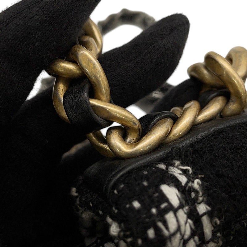 シャネル チェーンショルダーバッグ CHANEL19 フラップバッグ ココマーク  ツイード AS1160 CHANEL バッグ 黒 白