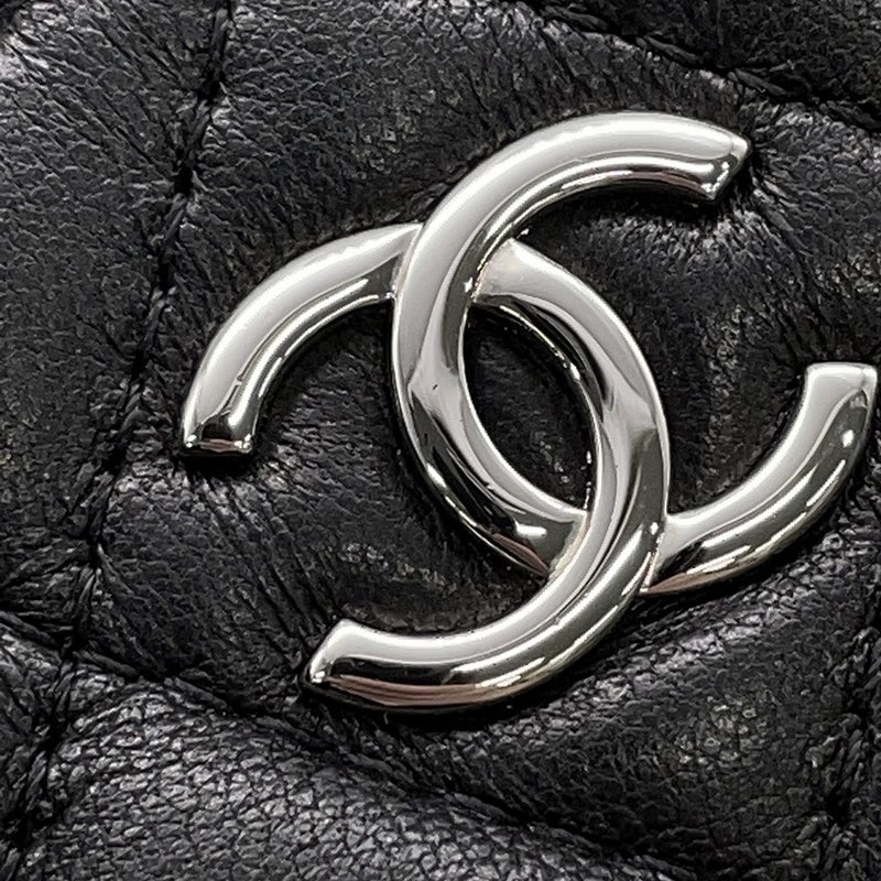 シャネル チェーンウォレット ココマーク マトラッセ ラムスキン A82527 CHANEL ポシェット 財布 黒