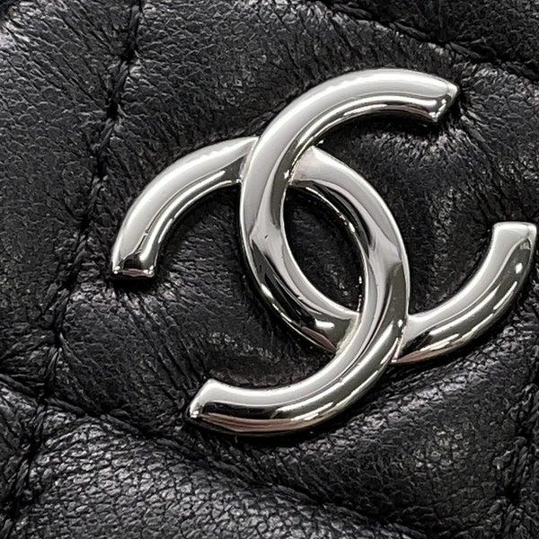 シャネル チェーンウォレット ココマーク マトラッセ ラムスキン A82527 CHANEL ポシェット 財布 黒