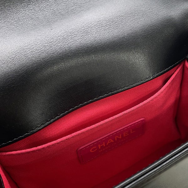 シャネル チェーンショルダーバッグ ボーイシャネル AS3018 CHANEL ミニバッグ 黒