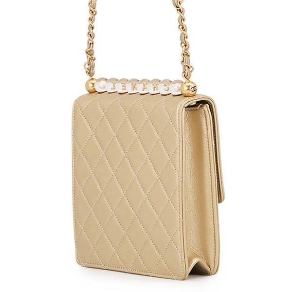 シャネル チェーンショルダーバッグ マトラッセ ココマーク スクエア型 CHANEL