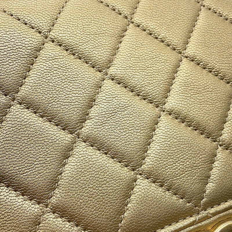 シャネル チェーンショルダーバッグ マトラッセ ココマーク スクエア型 CHANEL