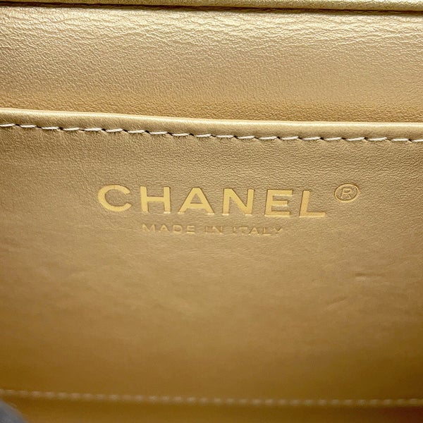シャネル チェーンショルダーバッグ マトラッセ ココマーク スクエア型 CHANEL