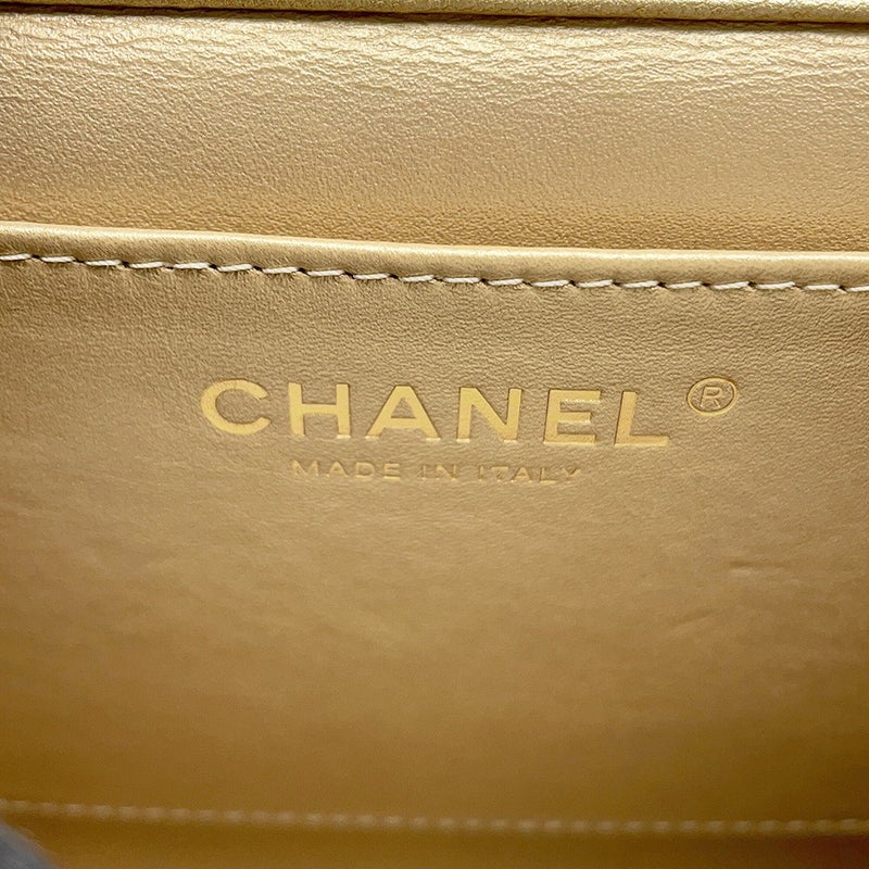 シャネル チェーンショルダーバッグ マトラッセ ココマーク スクエア型 CHANEL