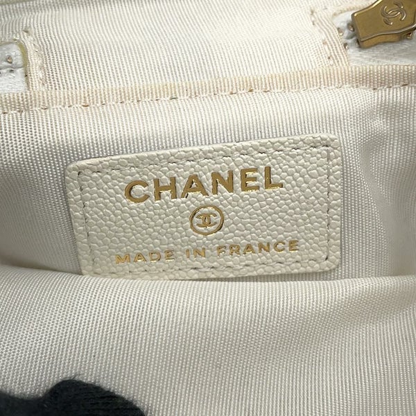 シャネル チェーンショルダーバッグ ミニ バニティケース マトラッセ ココマーク ソフトキャビアスキン AP2194 CHANEL 白