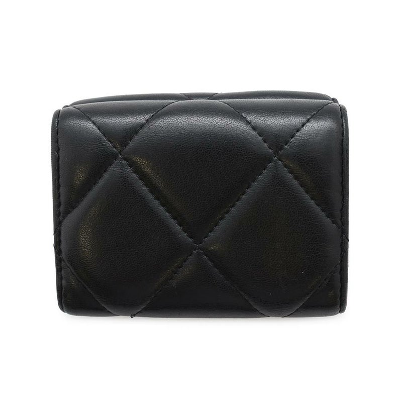 シャネル 三つ折り財布 キルティング ココマーク シャネル19 スモール フラップ ウォレット ラムスキン AP1789 CHANEL 黒