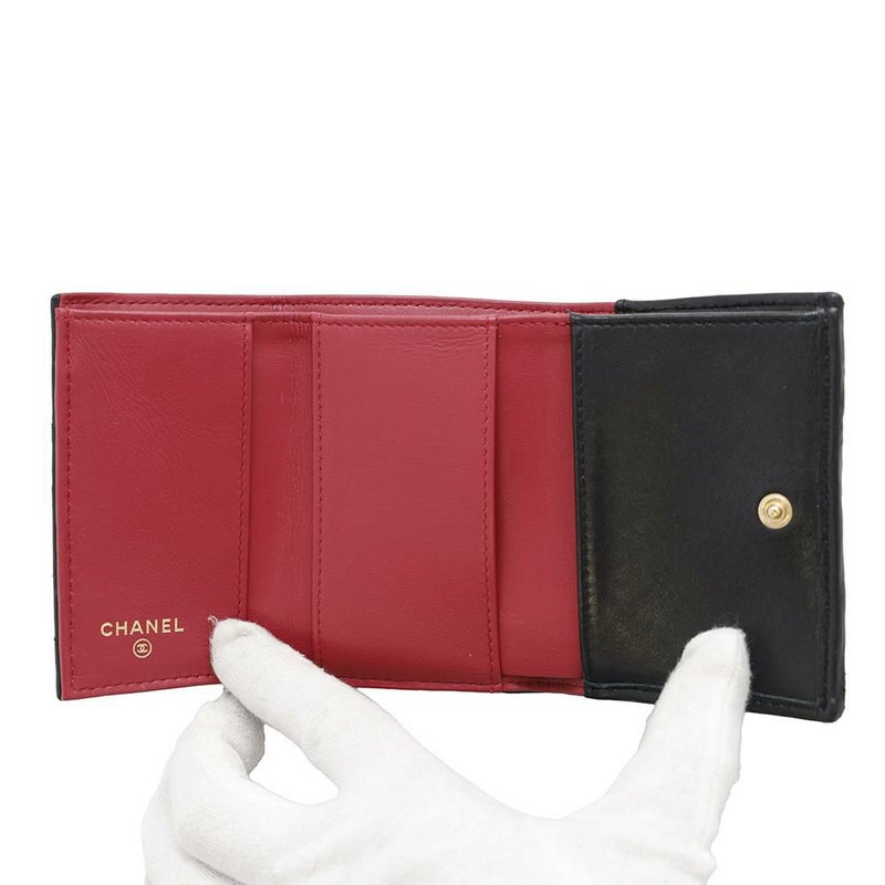シャネル 三つ折り財布 キルティング ココマーク シャネル19 スモール フラップ ウォレット ラムスキン AP1789 CHANEL 黒