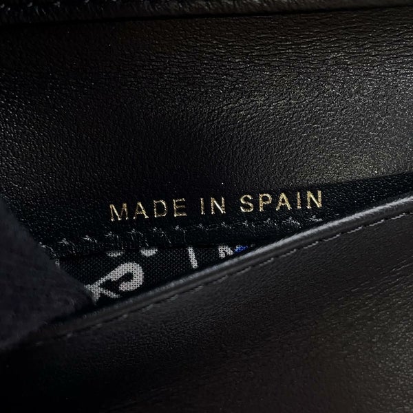 シャネル 三つ折り財布 マトラッセ ココマーク コンパクトウォレット キャビアスキン AP4084 CHANEL 財布 黒