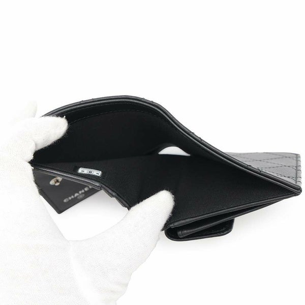 シャネル 二つ折り財布 ココマーク マトラッセ クラシック スモールウォレット レザー AP3817 黒