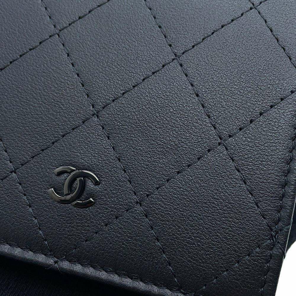シャネル 二つ折り財布 ココマーク マトラッセ クラシック スモール