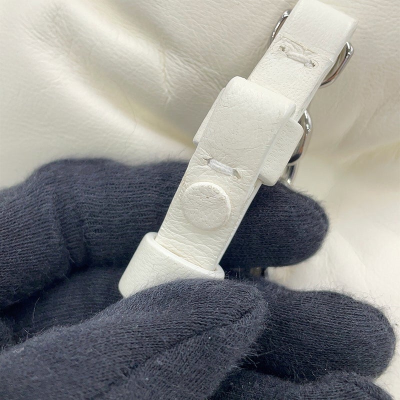 メゾンマルジェラ チェーンショルダーバッグ グラムスラム バケットバッグ レザー S56WG0111 Maison Margiela 白
