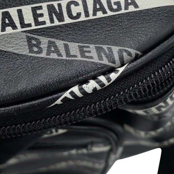 バレンシアガ ボディバッグ エクスプローラー ウエストバッグ レザー 529550 BALENCIAGA 黒