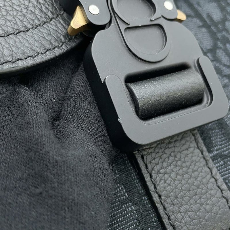 クリスチャン・ディオール ショルダーバッグ オブリーク サドル フラップ メッセンジャー 1ADPO049YKS 黒 トロッター