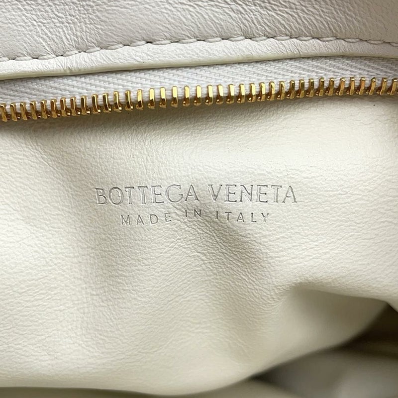 ボッテガヴェネタ ハンドバッグ イントレチャート ツイスト レザー BOTTEGA VENETA バッグ 白