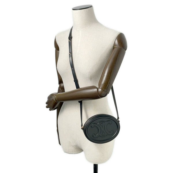 セリーヌ ショルダーバッグ キュイルトリオンフ オーバル レザー 10I70 3DPQ CELINE ポシェット  黒