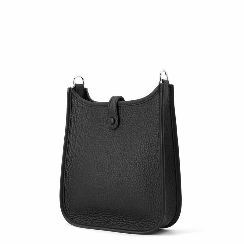 エルメス ショルダーバッグ エブリンTPM ブラック/シルバー金具 トリヨンクレマンス K刻印 黒