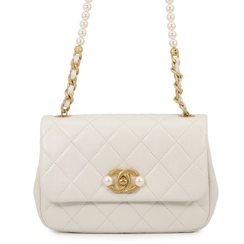 シャネル チェーンショルダーバッグ マトラッセ ココマーク ラムスキン CHANEL 白