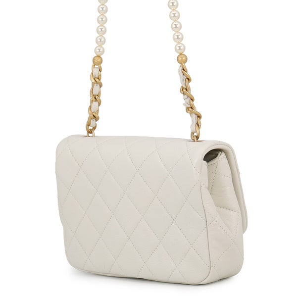 シャネル チェーンショルダーバッグ マトラッセ ココマーク ラムスキン CHANEL 白