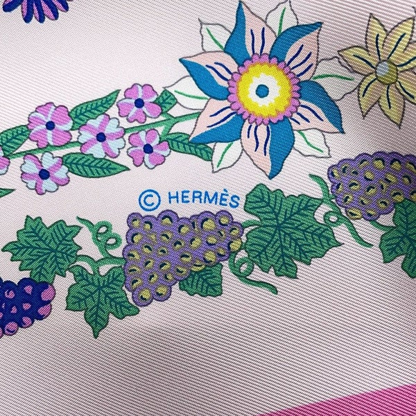 エルメス スカーフ カレ90 ブリッド・ドゥ・ガラ・アン・フルール Brides de Gala en Fleurs HERMES 2025春夏 シルク