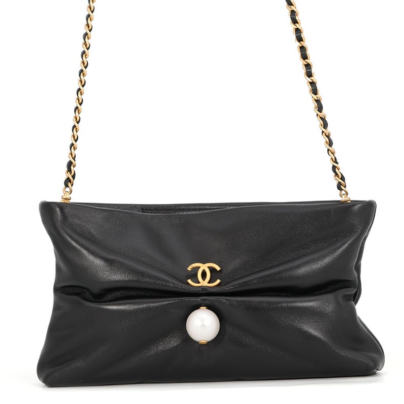 シャネル チェーンショルダーバッグ ココマーク チェーンクラッチ フェイクパール シャイニーラムスキン AP4613 CHANEL 2way 黒
