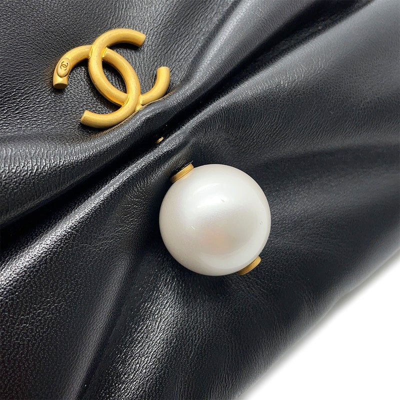 シャネル チェーンショルダーバッグ ココマーク チェーンクラッチ フェイクパール シャイニーラムスキン AP4613 CHANEL 2way 黒