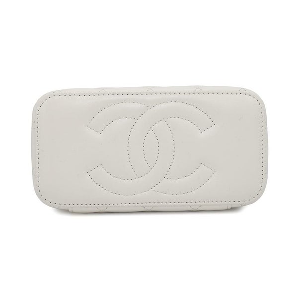シャネル チェーンショルダーバッグ マトラッセ ココマーク バニティバッグ ラムスキン AP3593 CHANEL 白
