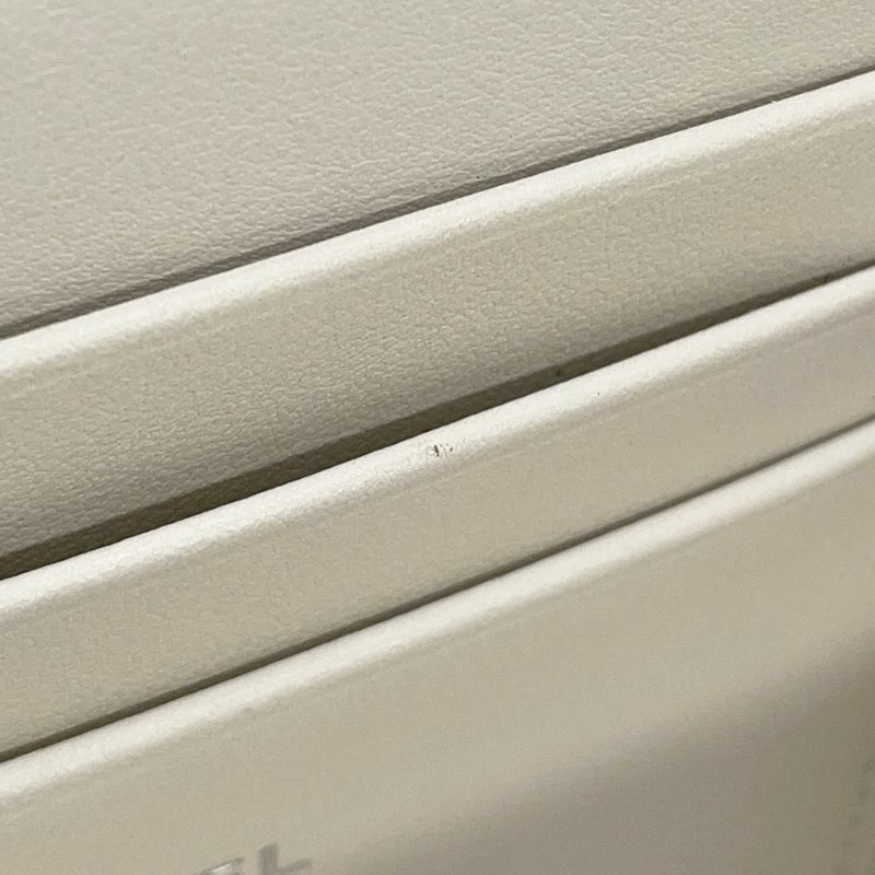 シャネル チェーンショルダーバッグ マトラッセ ココマーク バニティバッグ ラムスキン AP3593 CHANEL 白