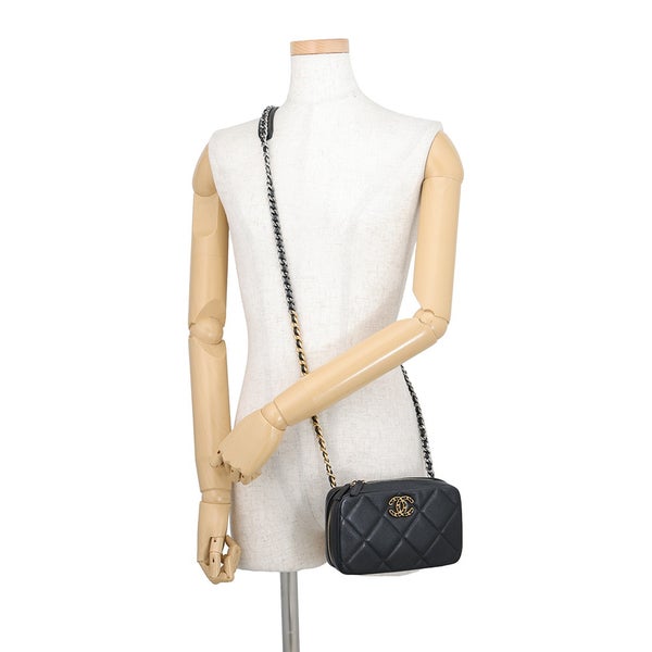 シャネル チェーンショルダーバッグ CHANEL19 ココマーク ラムスキン AP2728 CHANEL バッグ 黒