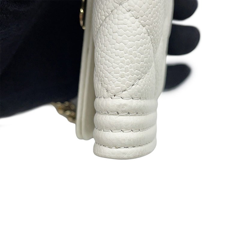 シャネル チェーンウォレット ボーイシャネル マトラッセ ココマーク ミニ キャビアスキン AP2206 CHANEL 財布 白