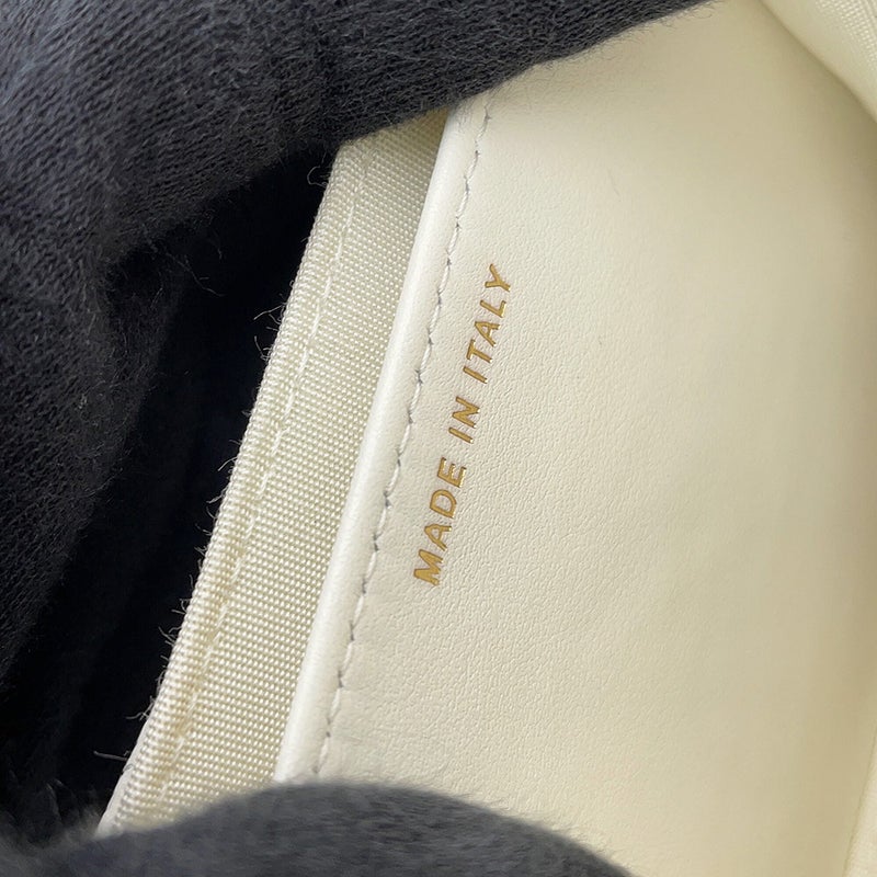 シャネル チェーンウォレット ボーイシャネル マトラッセ ココマーク ミニ キャビアスキン AP2206 CHANEL 財布 白