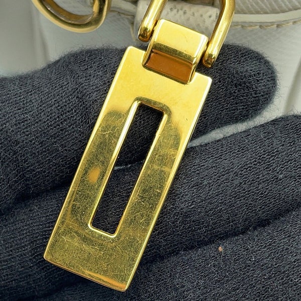 プラダ ショルダーバッグ サフィアーノレザー トライアングルロゴ カメラバッグ BT1010 PRADA バッグ 白
