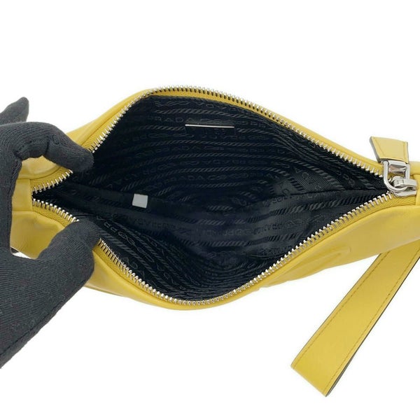 プラダ クラッチバッグ トライアングル レザー 2NE054 PRADA バッグ