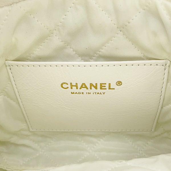 シャネル ハンドバッグ CHANEL22 ミニ パンチング ココマーク シャイニーカーフレザー AS3980 CHANEL 2way 白