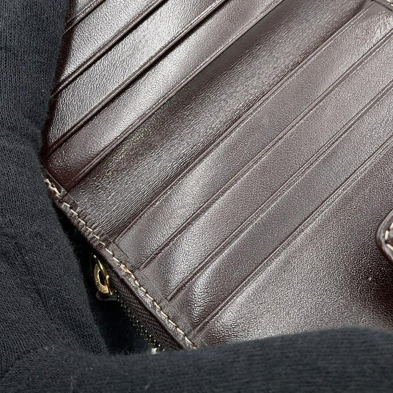 フェンディ 二つ折り財布 ズッカ柄 総柄 コンパクト ジップウォレット レザー FENDI