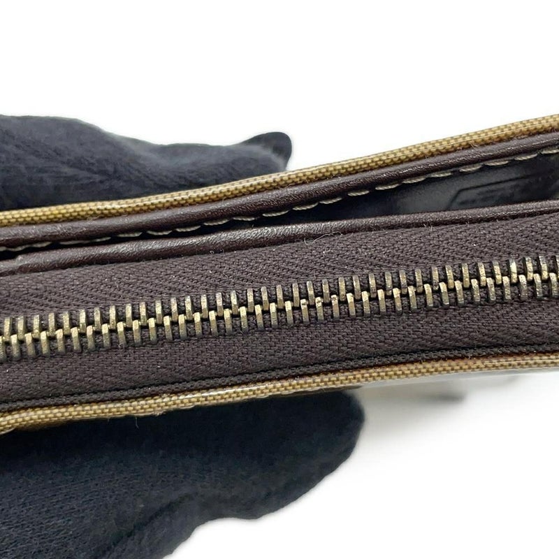 フェンディ 二つ折り財布 ズッカ柄 総柄 コンパクト ジップウォレット レザー FENDI