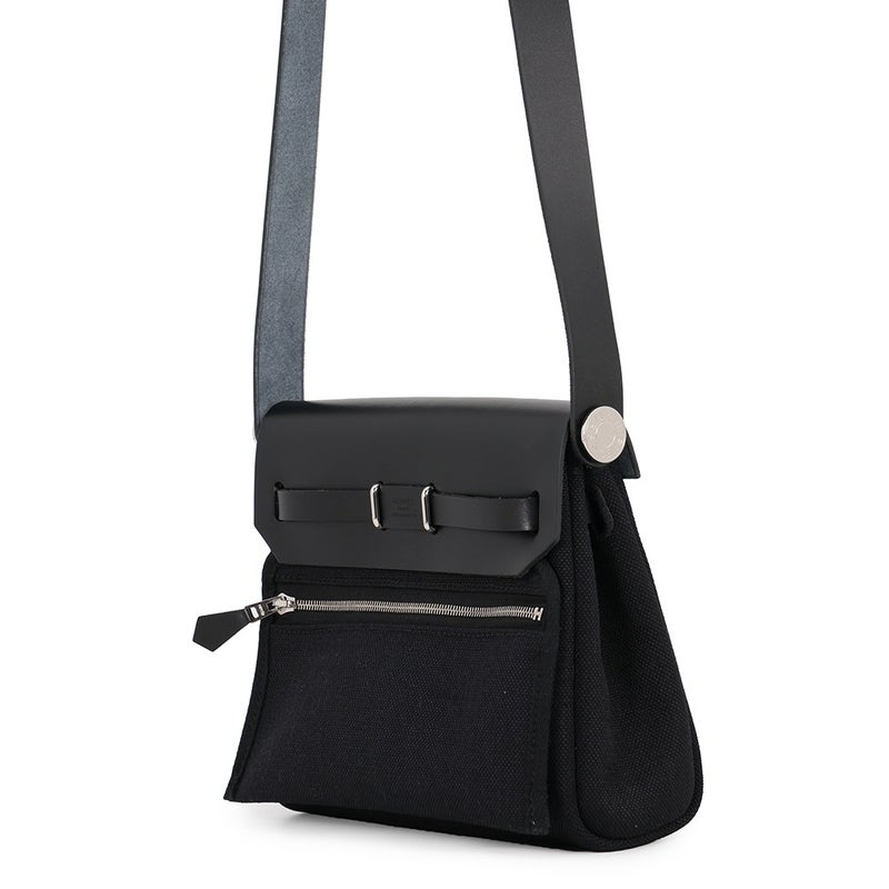 エルメス ショルダーバッグ エールバッグジップ ミニ ブラック/シルバー金具 トワルアッシュ/ヴァッシュハンター G刻印 HERMES 黒