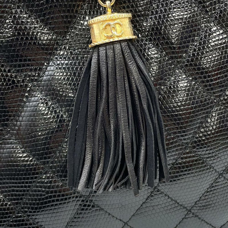 シャネル チェーンショルダーバッグ マトラッセ ココマーク タッセル リザード CHANEL 黒