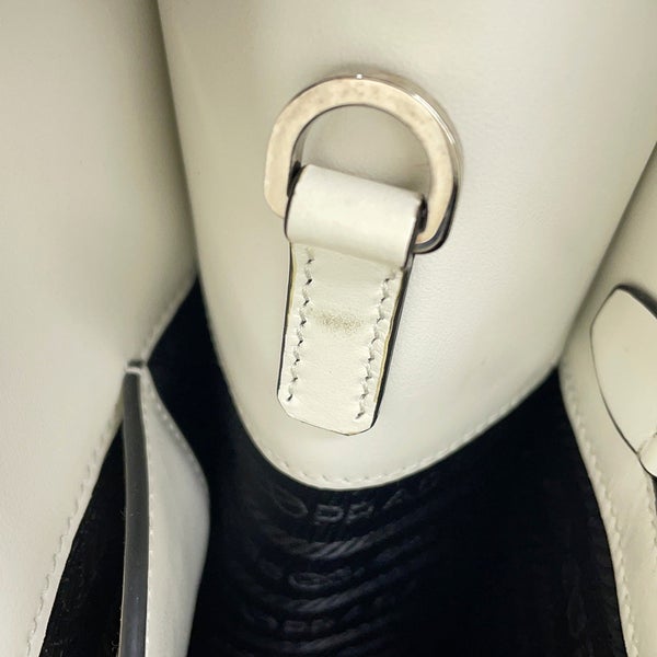 プラダ ハンドバッグ エンボス トライアングルロゴ レザー 1BG382 PRADA 2way 白