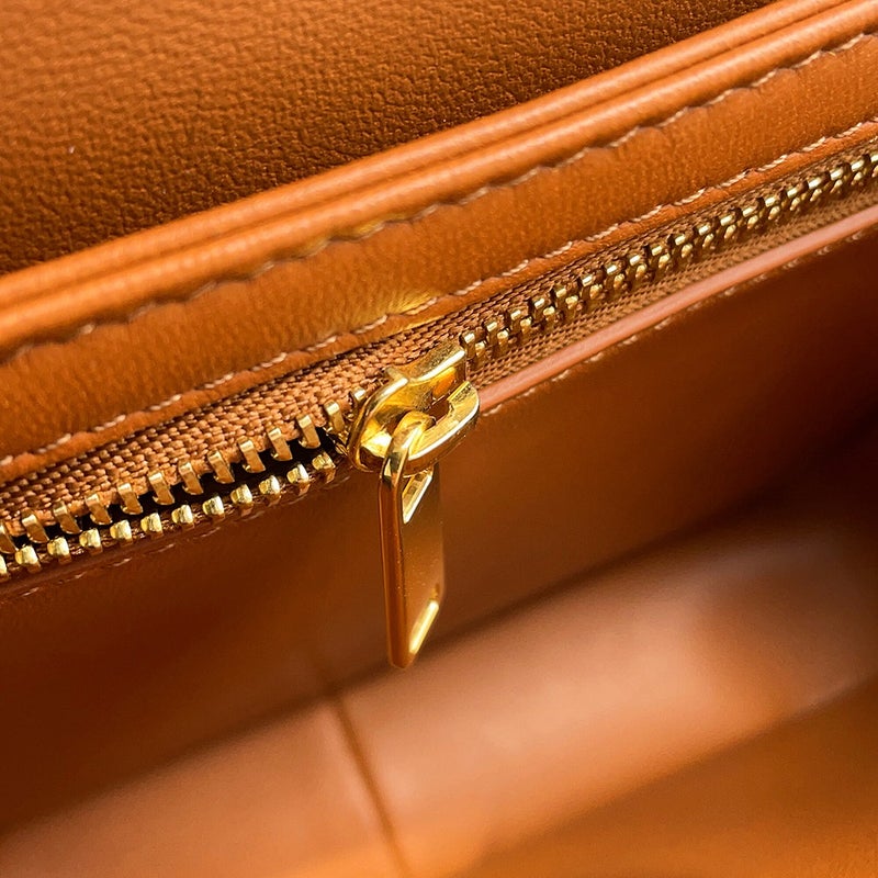 セリーヌ ショルダーバッグ ティーントリオンフ キャンバス レザー 188882 CELINE バッグ