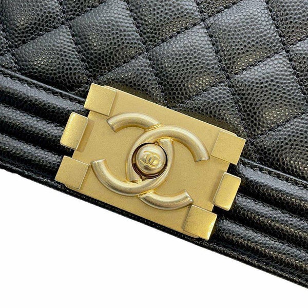 シャネル チェーンショルダーバッグ ボーイシャネル マトラッセ キャビアスキン A67086 CHANEL 黒