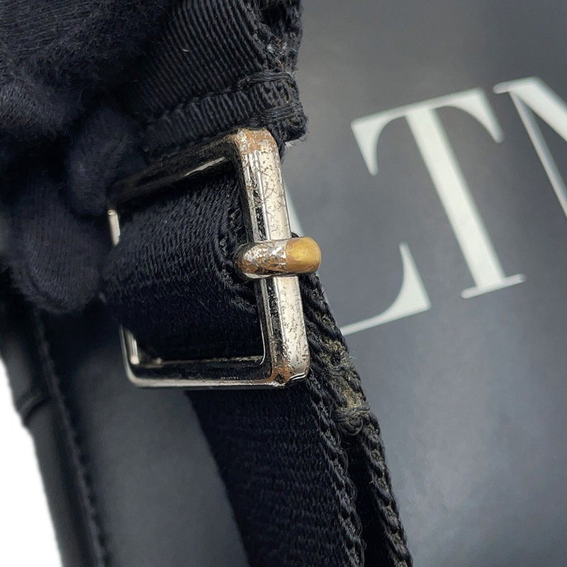 ヴァレンティノ・ガラヴァーニ ショルダーバッグ VLTN スモール レザー VALENTINO バッグ 黒 白