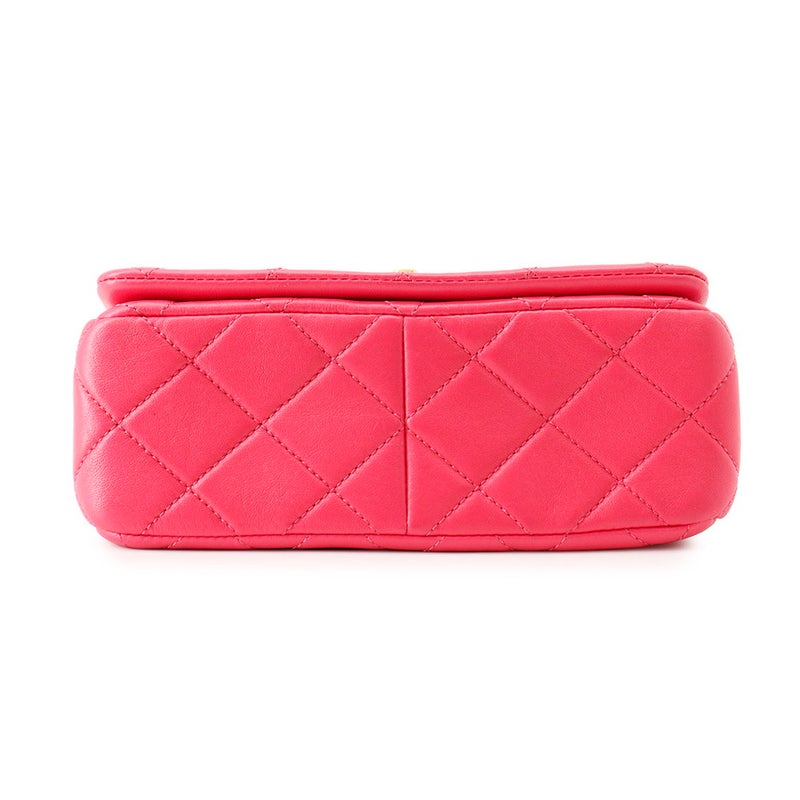 シャネル チェーンショルダーバッグ ミニフラップ マトラッセ ココマーク シャネル19 レザー CHANEL