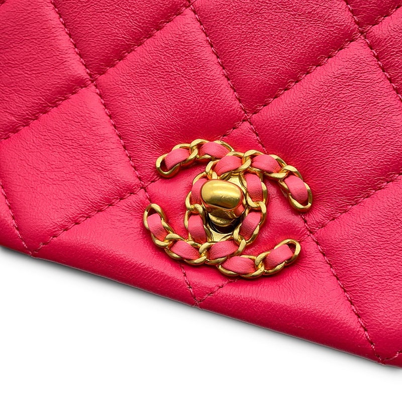 シャネル チェーンショルダーバッグ ミニフラップ マトラッセ ココマーク シャネル19 レザー CHANEL