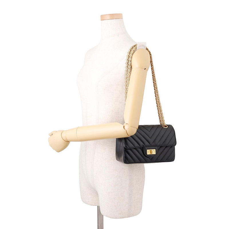 シャネル チェーンショルダーバッグ Vステッチ シェブロン 2.55 ミニ エイジドカーフレザー AS0874 CHANEL 黒